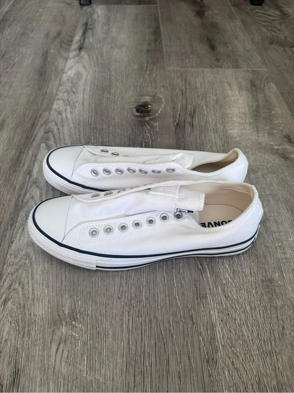 Men 8 women 10 - Converse chuck taylor all star slip on white unisex sneaker